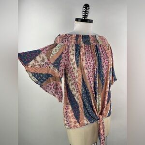 💚 3074. Floral Patchwork Print Over The Shoulder Blouse